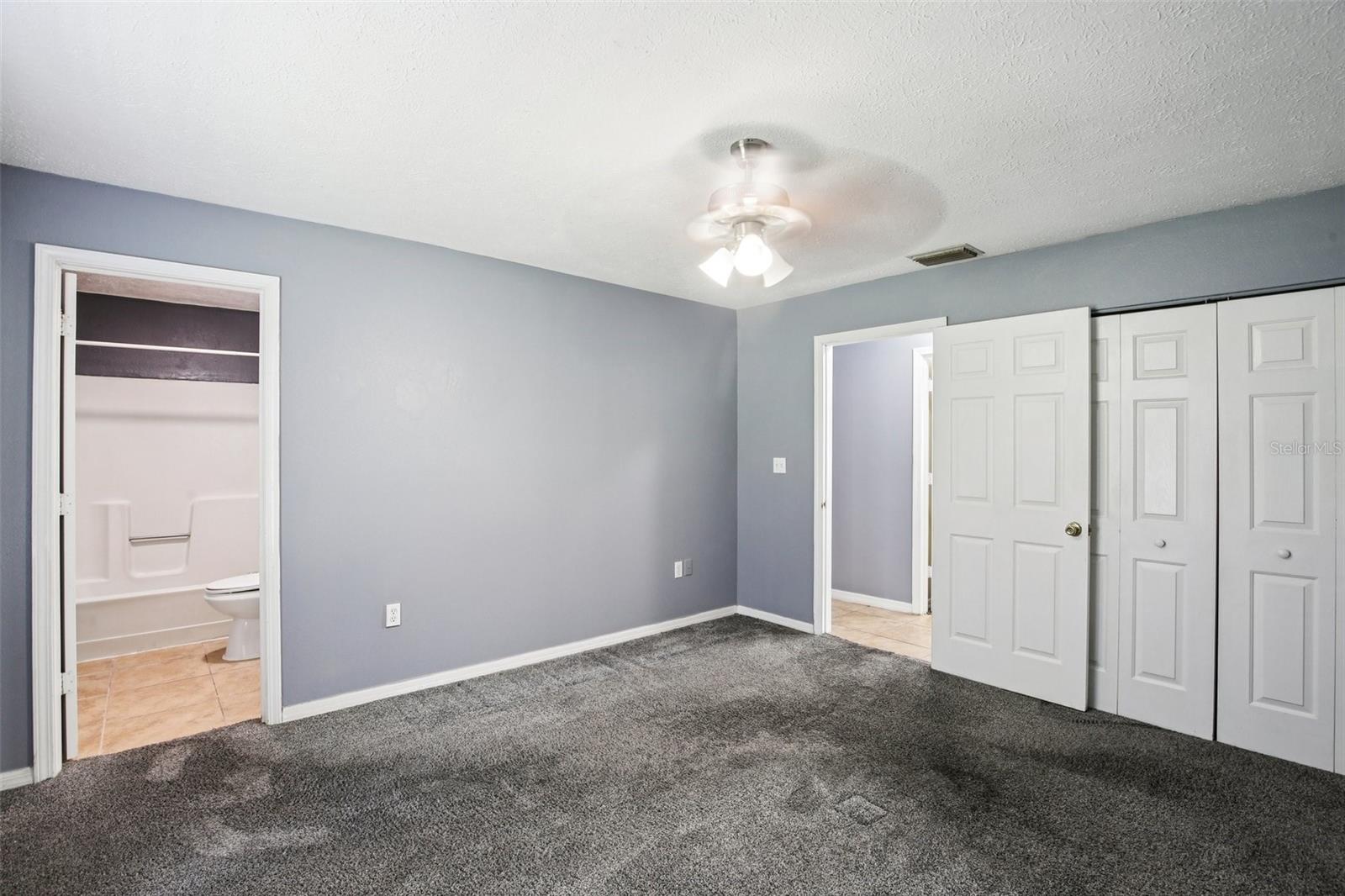 MIRROR LAKE - Residential