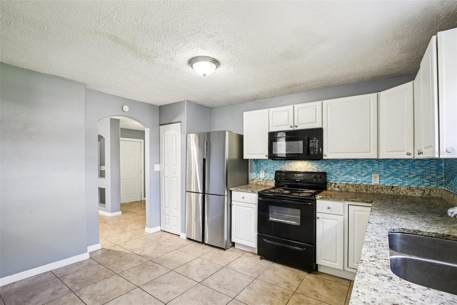 MIRROR LAKE - Residential