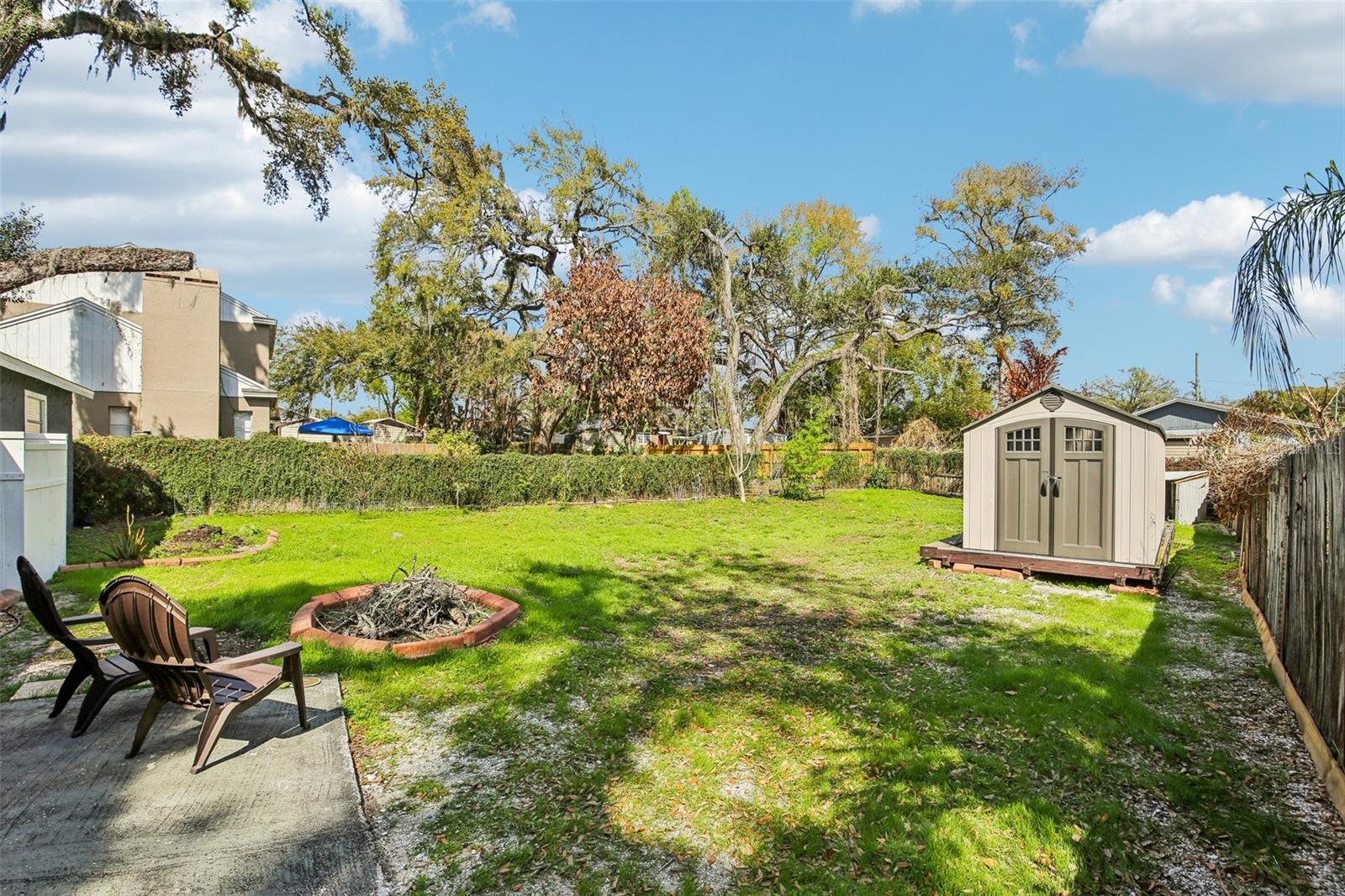 MIRROR LAKE - Residential