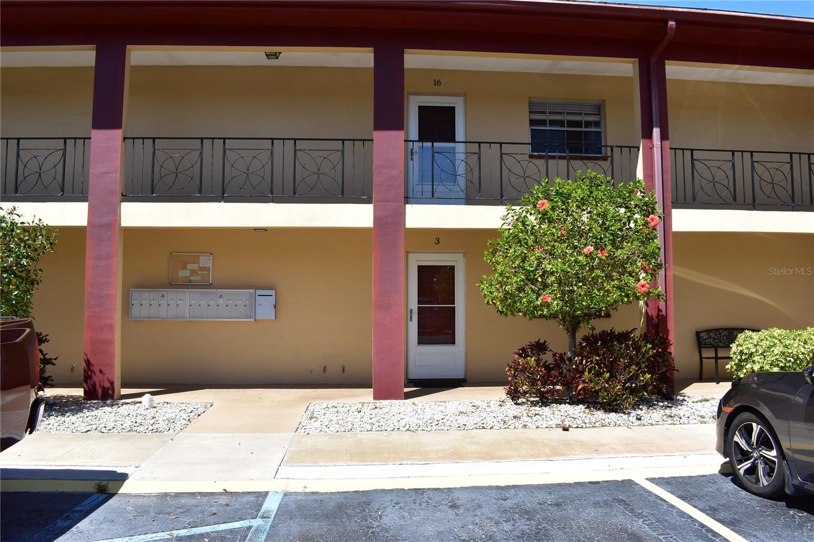 IMPERIAL POINT CONDO - Residential Lease