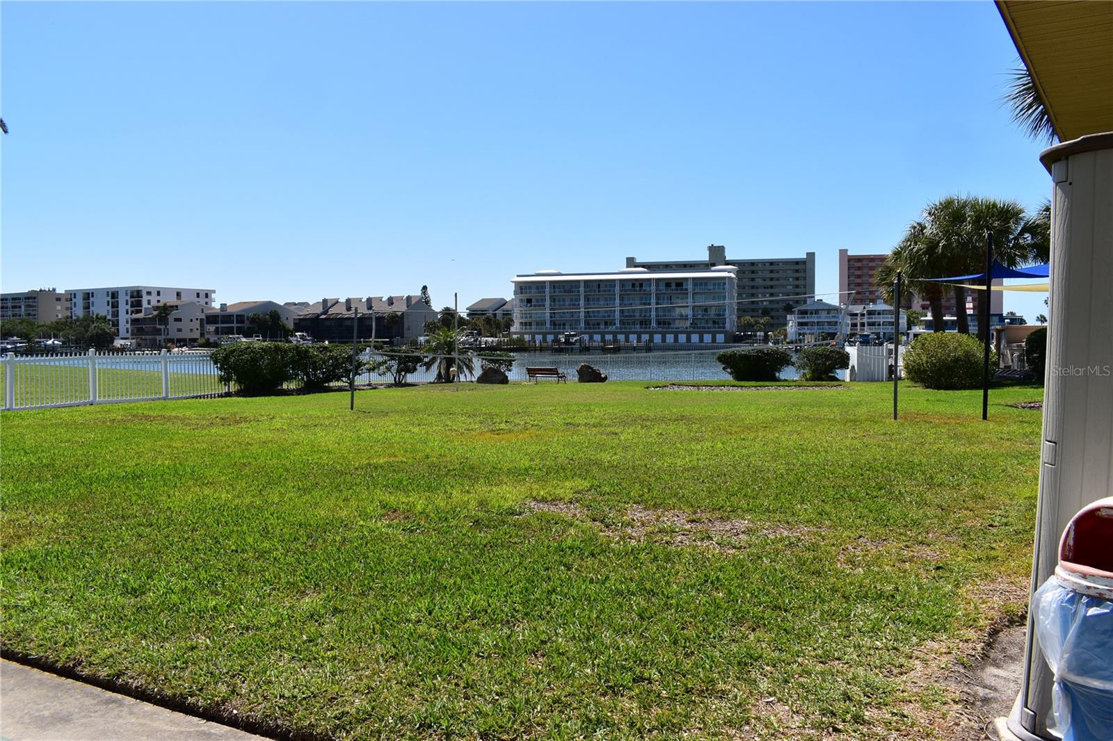 IMPERIAL POINT CONDO - Residential Lease