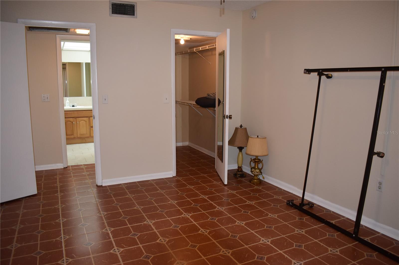 IMPERIAL POINT CONDO - Residential Lease