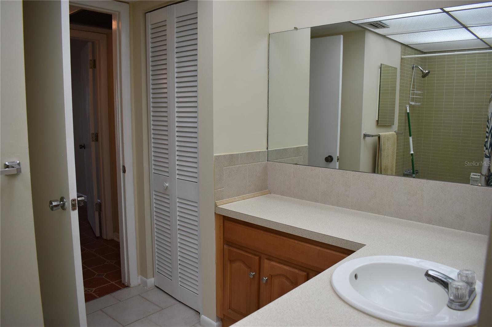 IMPERIAL POINT CONDO - Residential Lease