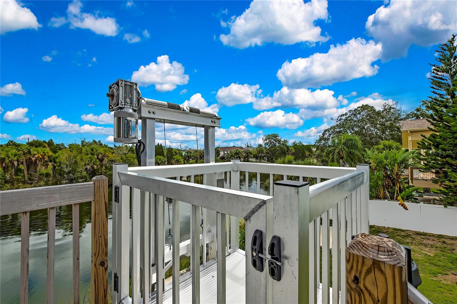 HERNANDO BEACH - Residential