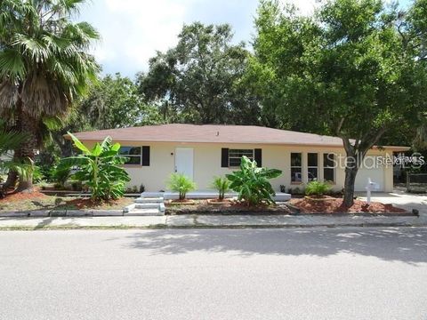 Photo of 601 Banana Street, Tarpon Springs, FL 34689 (MLS # TB8514978)