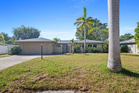 Photo of 5687 Eichen Circle E, Fort Myers, FL 33919 (MLS # TB8451028)