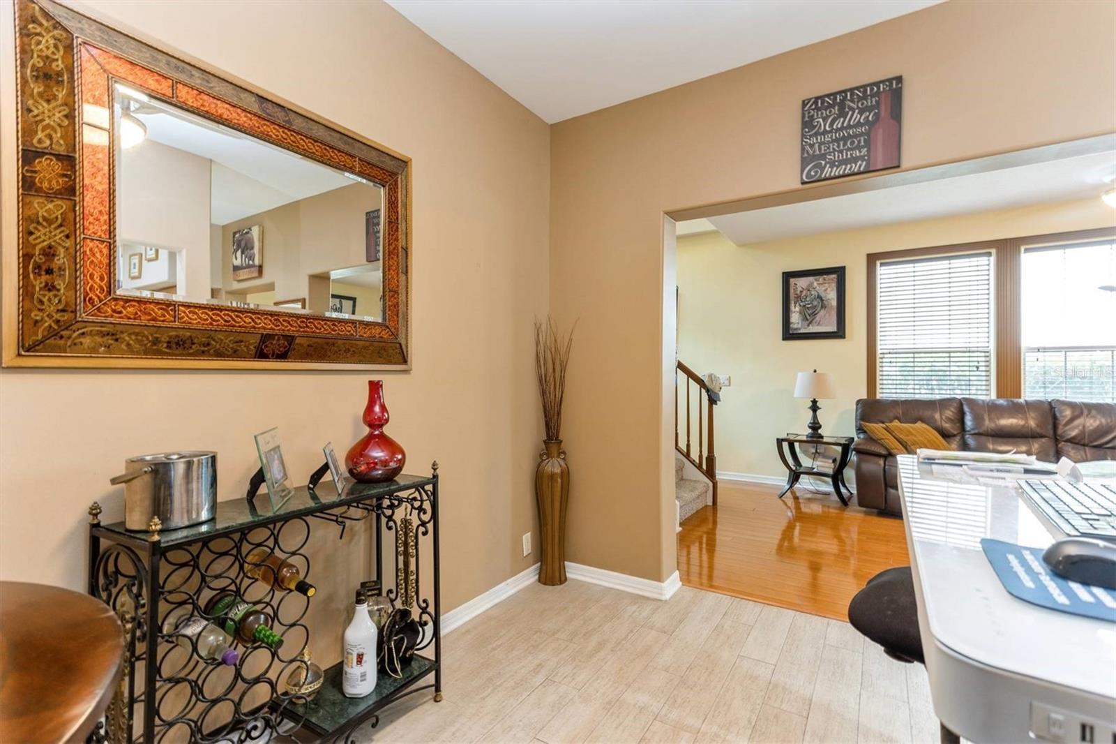 909 WOODBRIDGE COURT