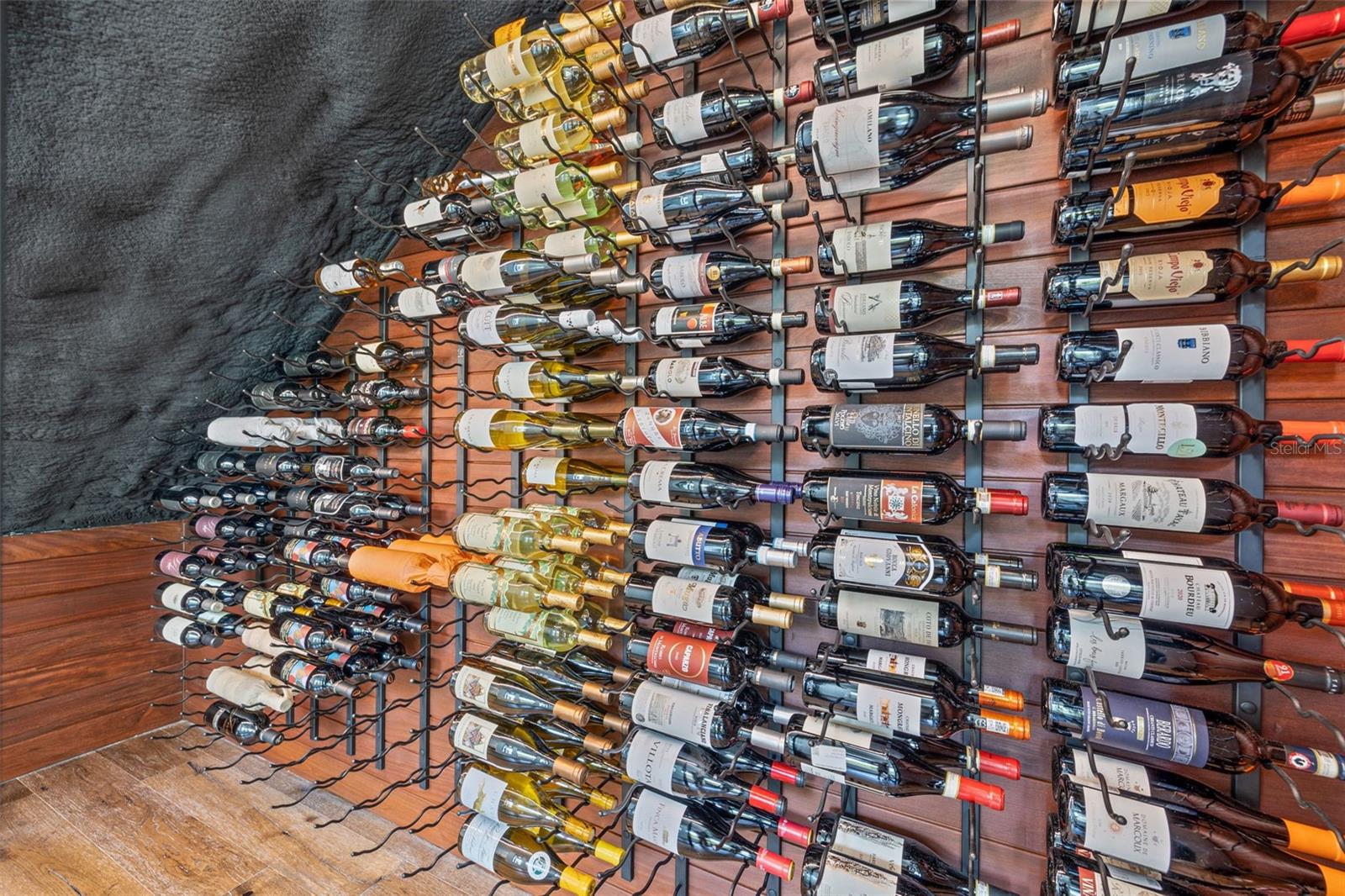 5TH AVE TWNHMS - Residential