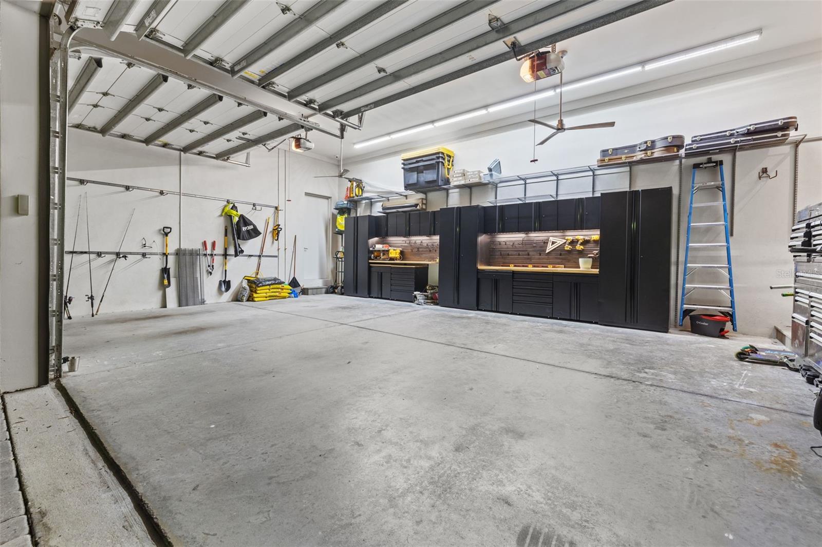 5TH AVE TWNHMS - Residential