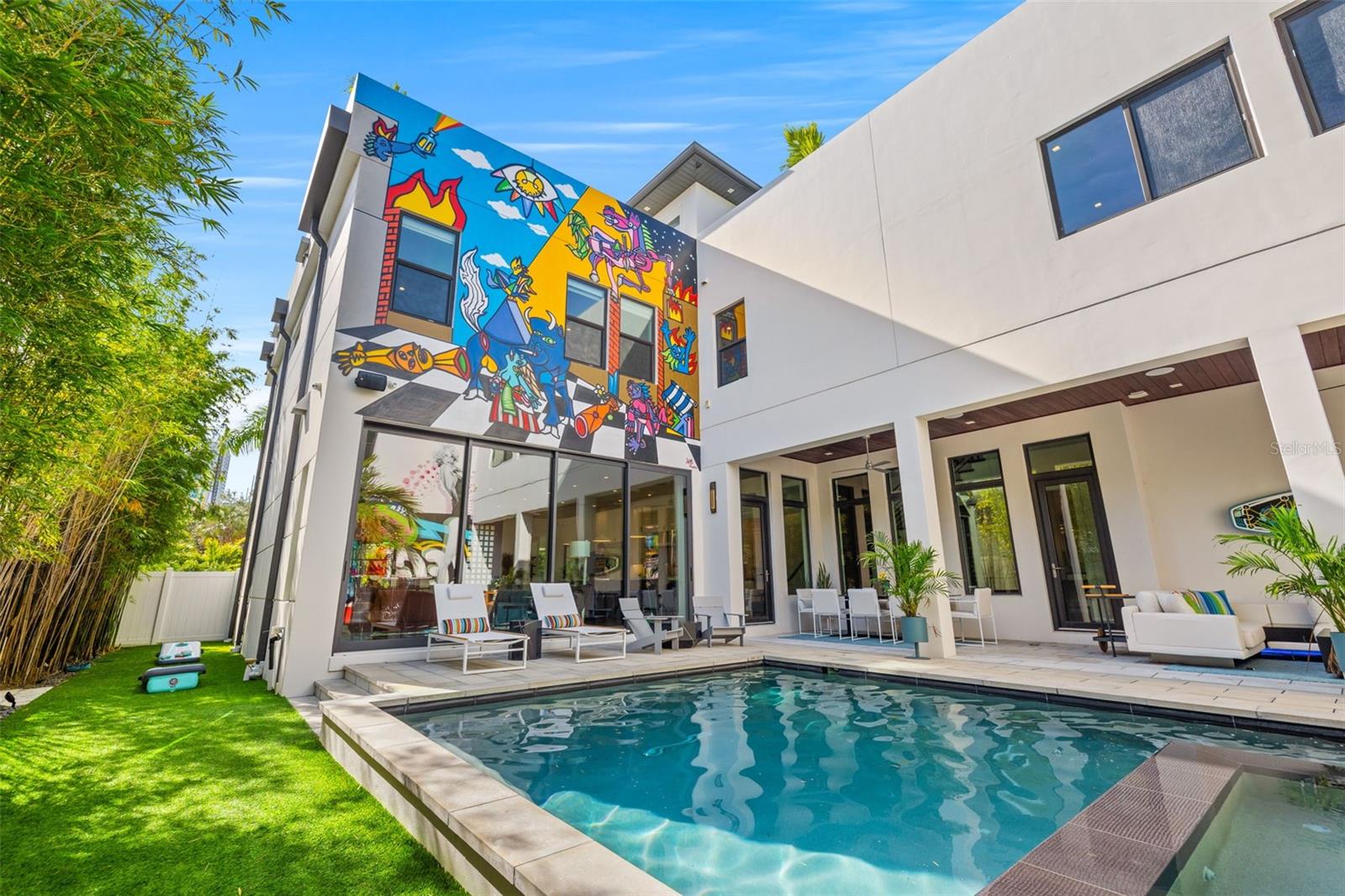 5TH AVE TWNHMS - Residential