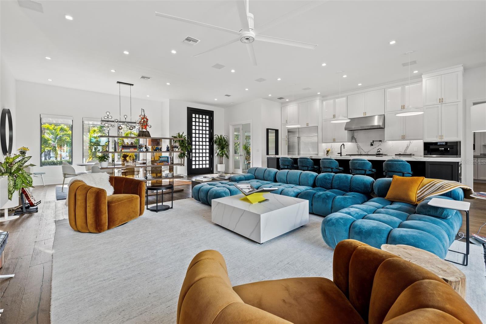 5TH AVE TWNHMS - Residential