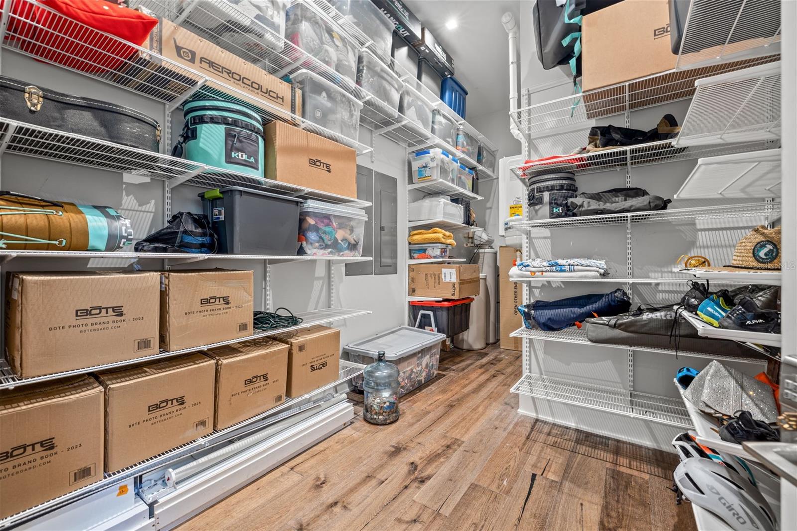 5TH AVE TWNHMS - Residential