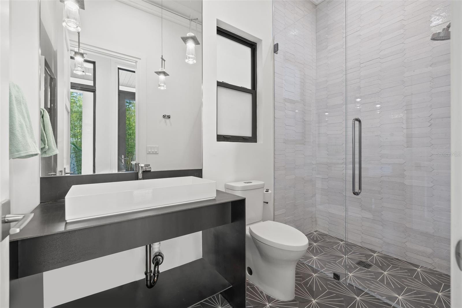 5TH AVE TWNHMS - Residential