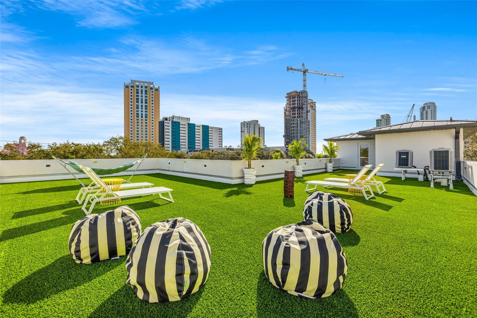 5TH AVE TWNHMS - Residential