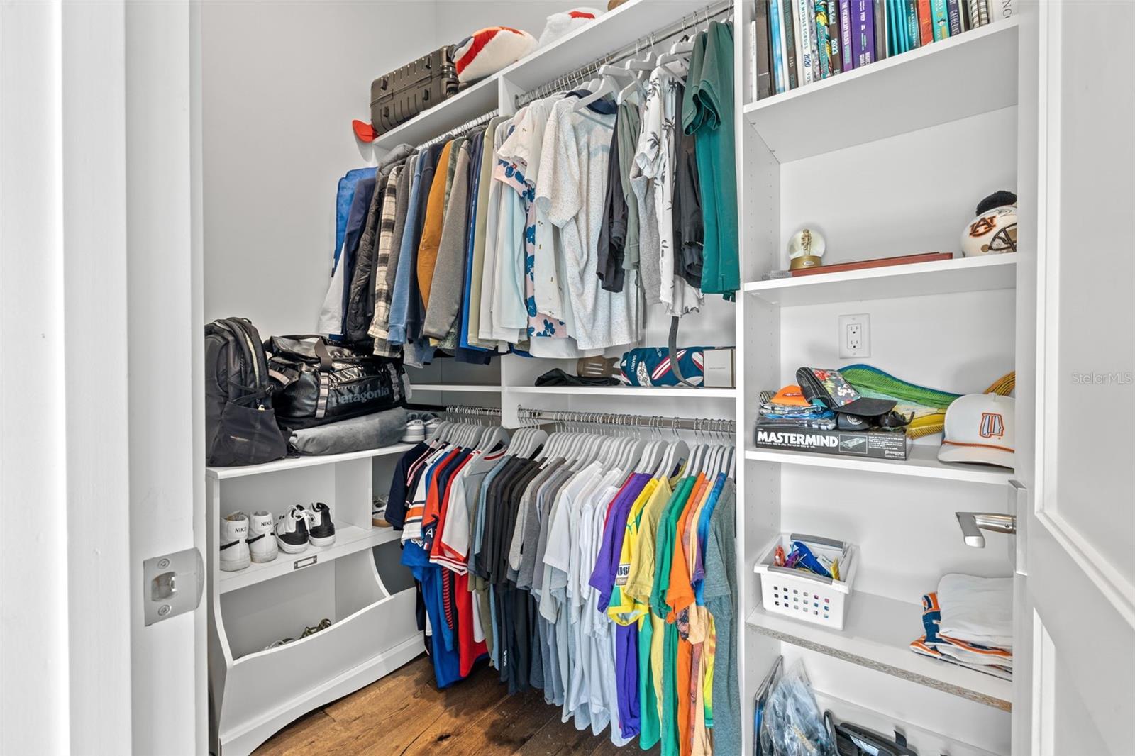 5TH AVE TWNHMS - Residential