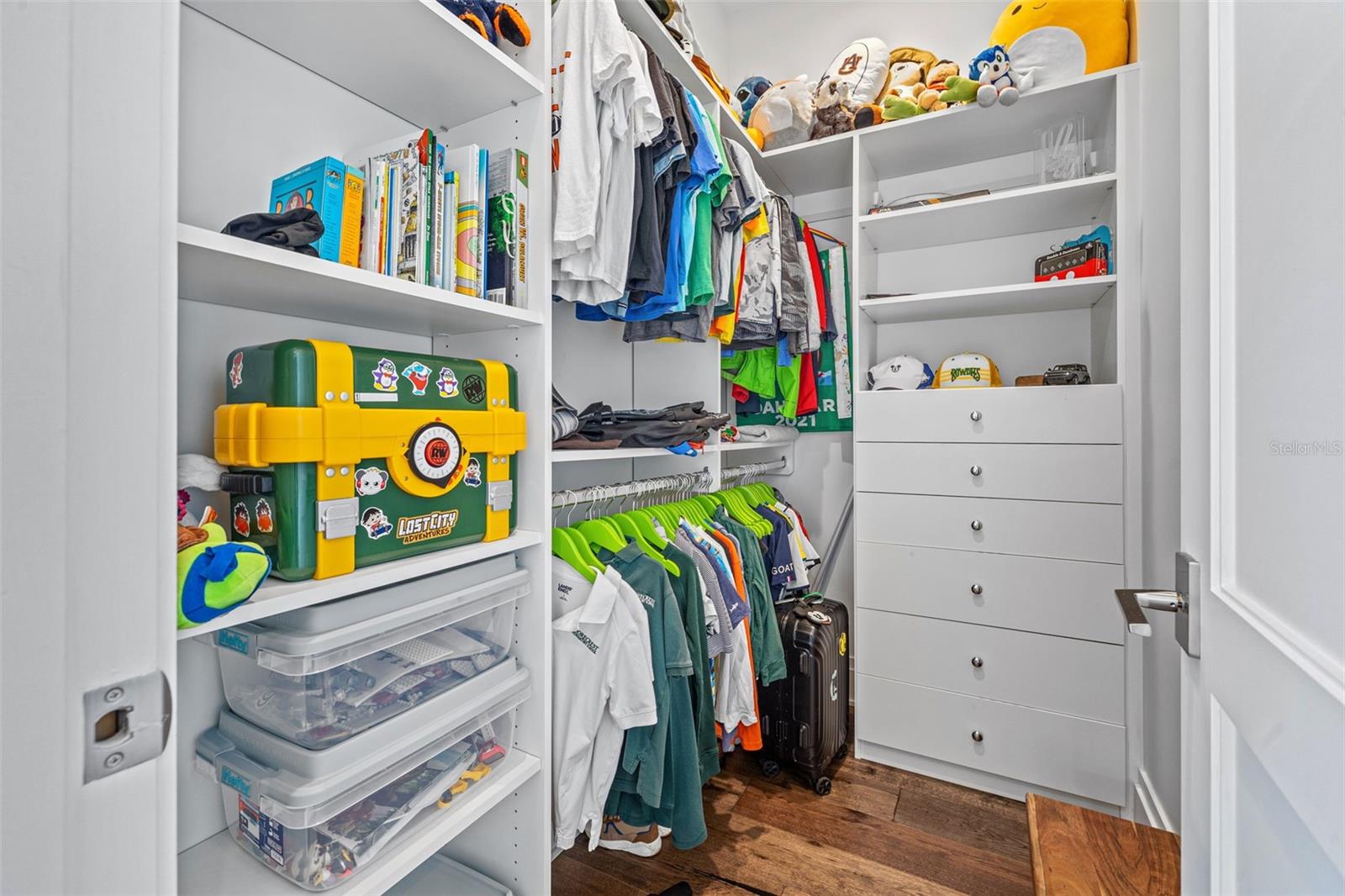 5TH AVE TWNHMS - Residential