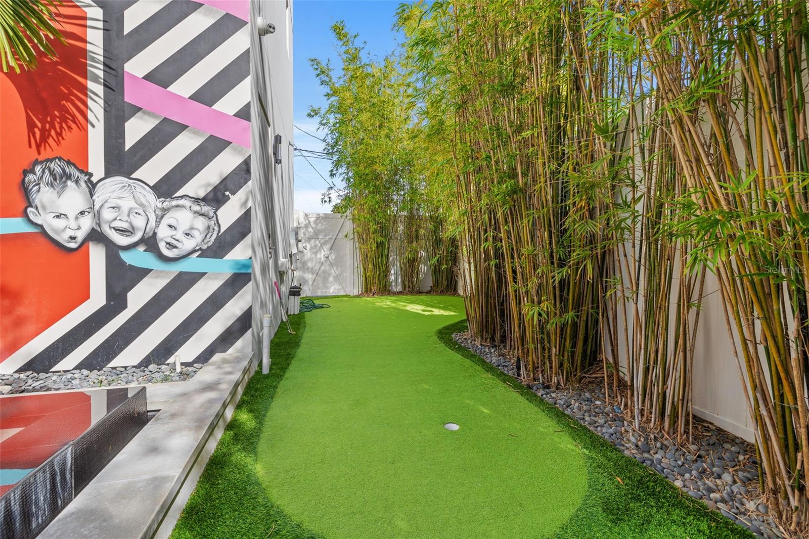 5TH AVE TWNHMS - Residential