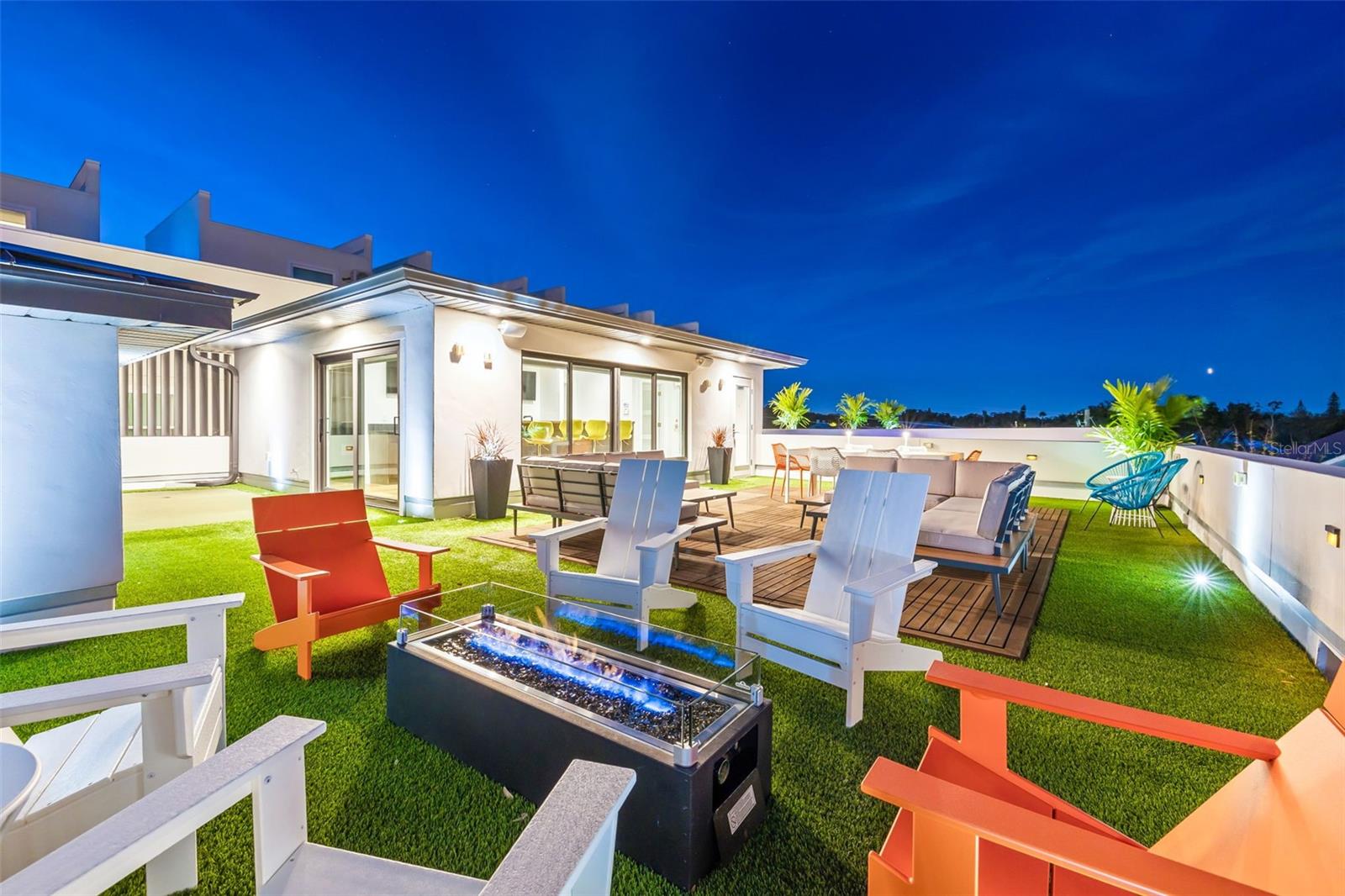 5TH AVE TWNHMS - Residential