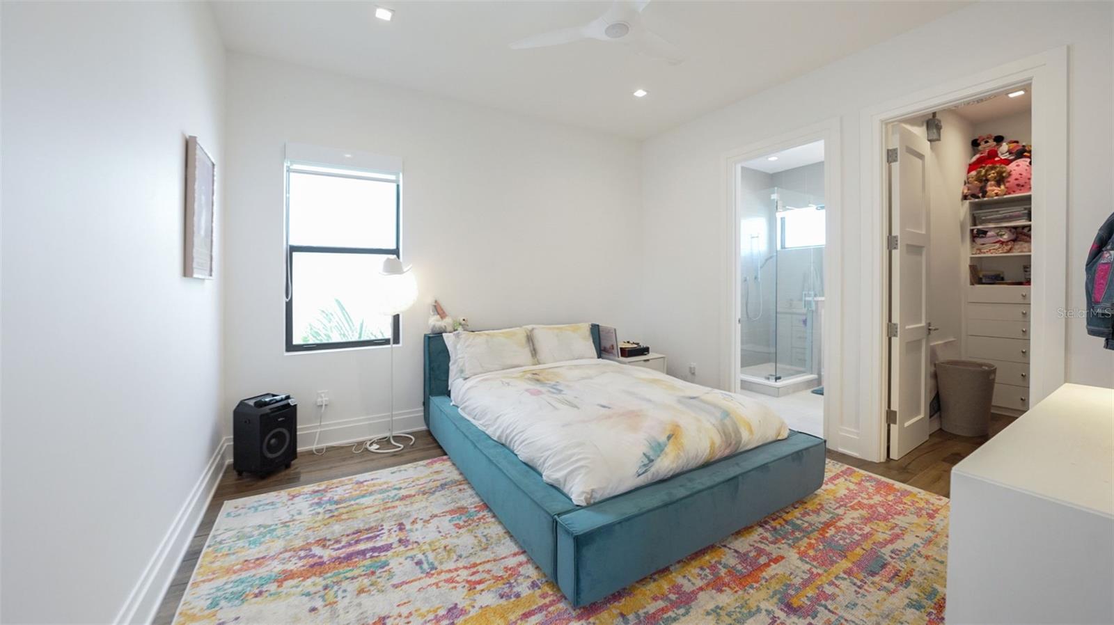 5TH AVE TWNHMS - Residential