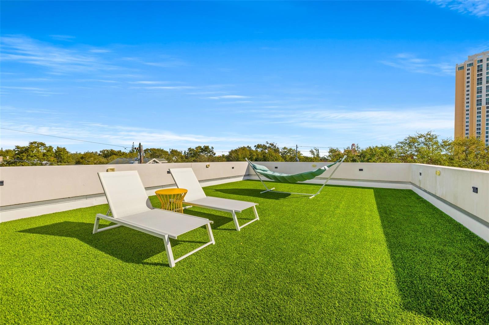 5TH AVE TWNHMS - Residential