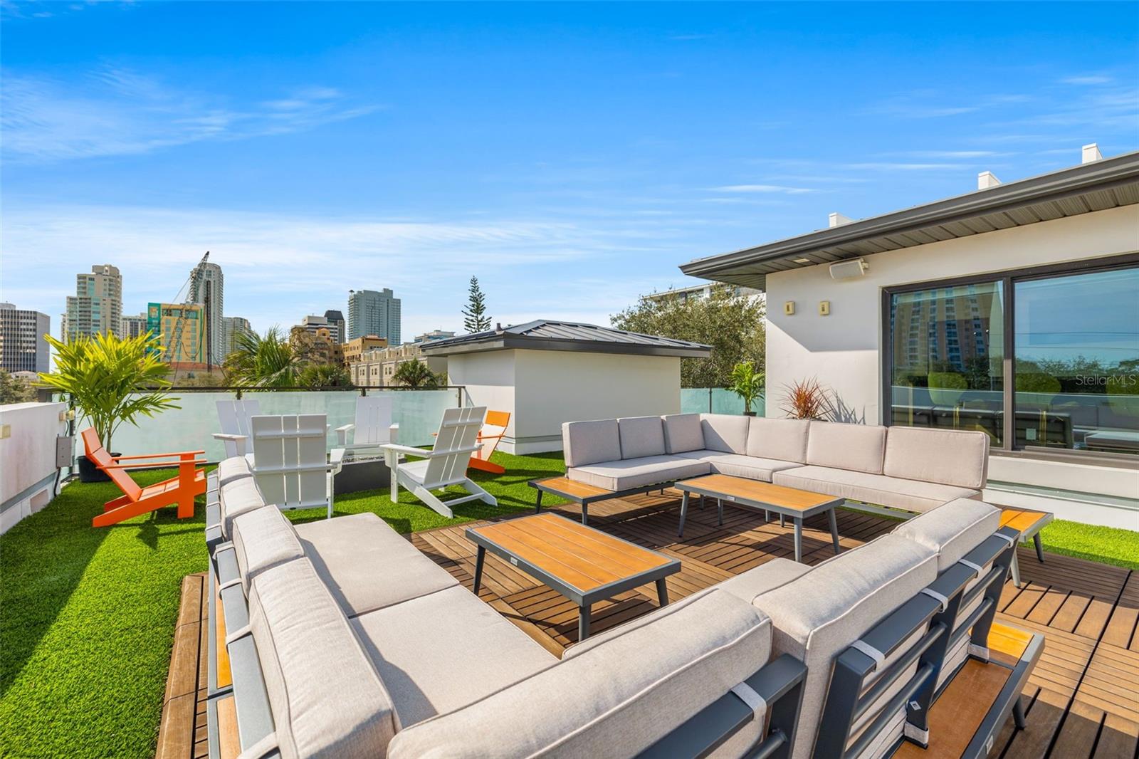 5TH AVE TWNHMS - Residential