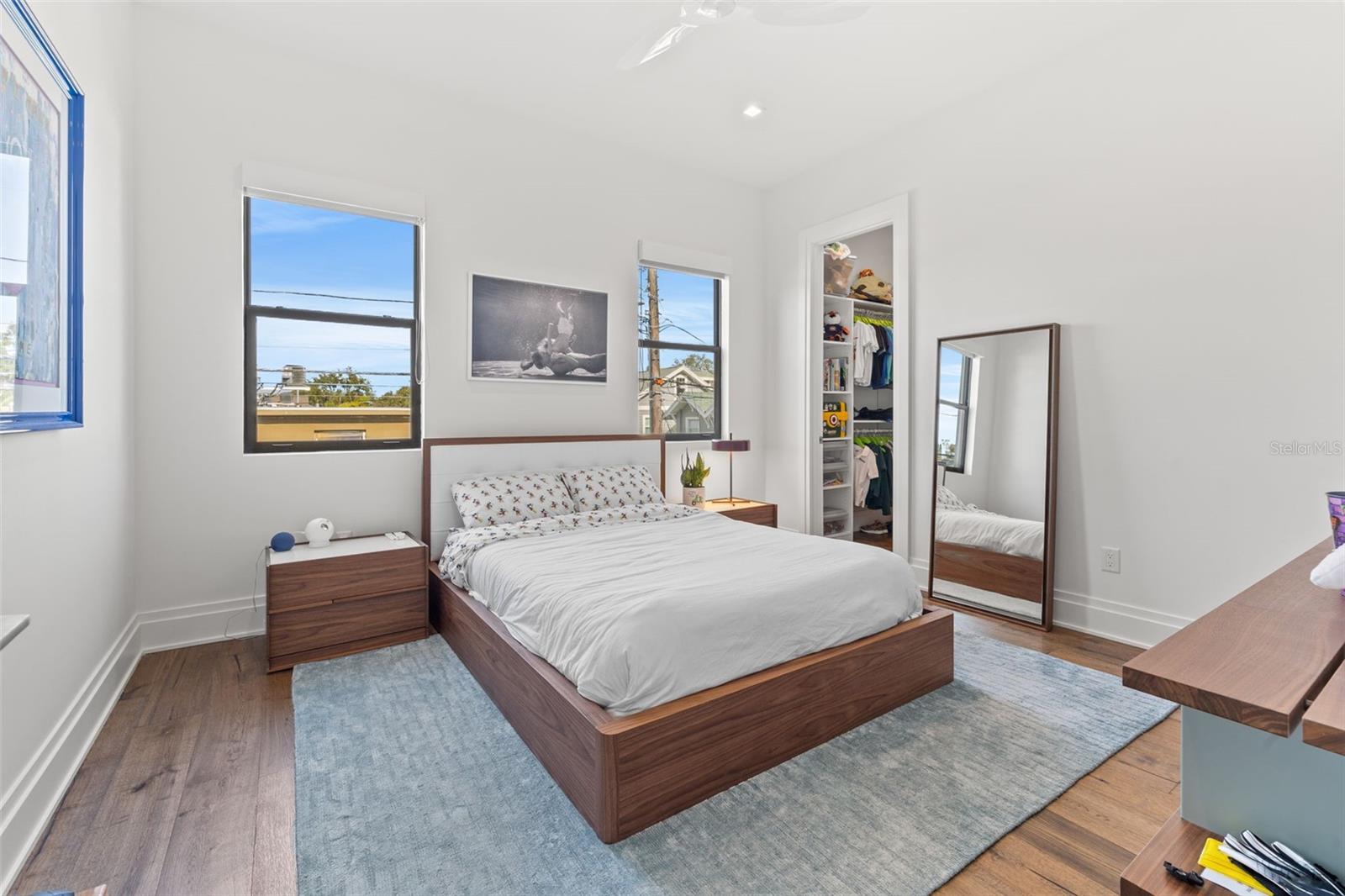 5TH AVE TWNHMS - Residential