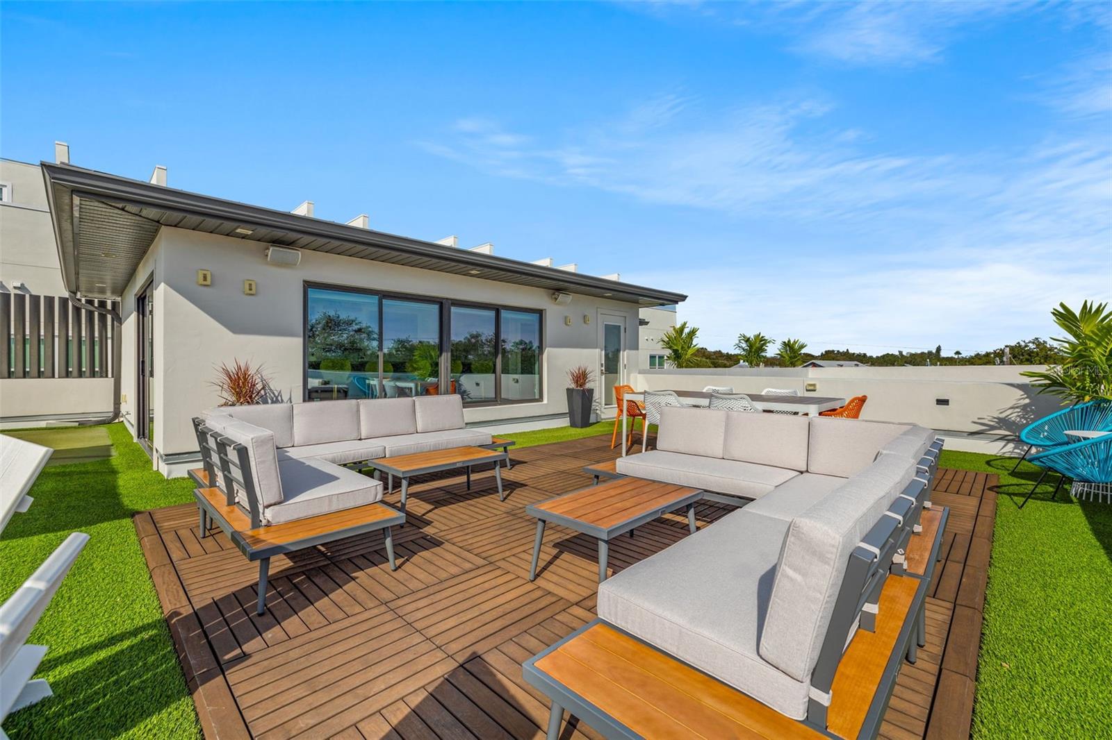 5TH AVE TWNHMS - Residential