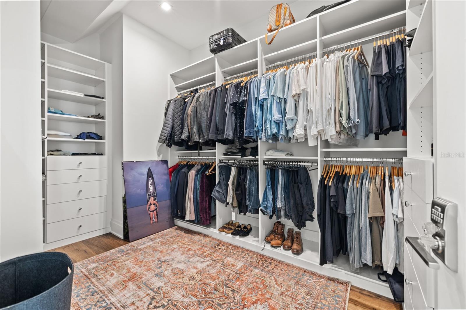 5TH AVE TWNHMS - Residential