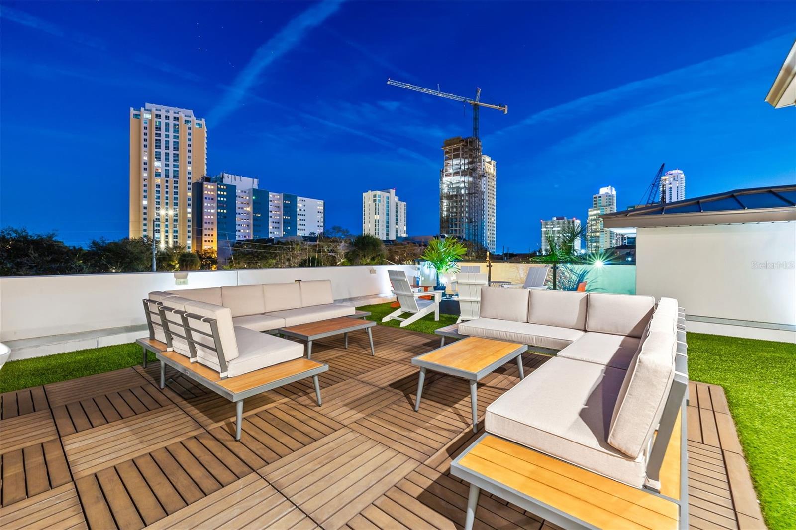 5TH AVE TWNHMS - Residential