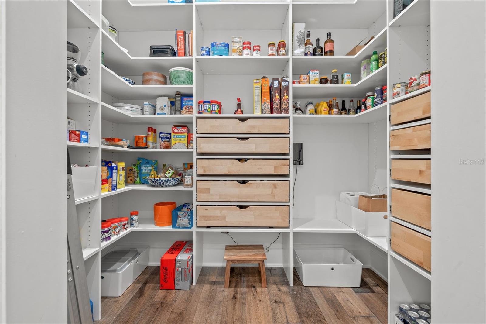 5TH AVE TWNHMS - Residential