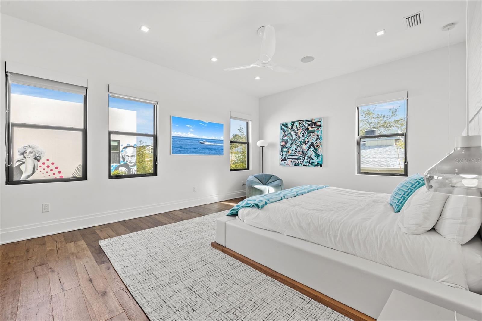 5TH AVE TWNHMS - Residential