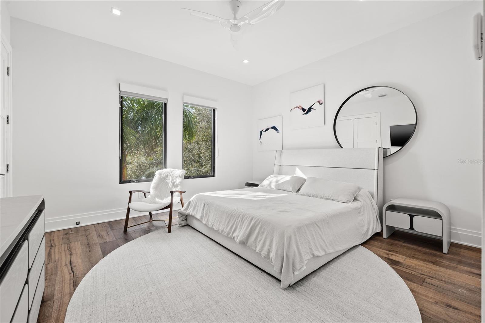 5TH AVE TWNHMS - Residential