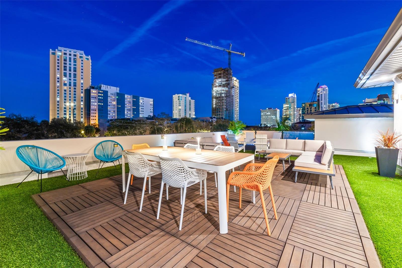 5TH AVE TWNHMS - Residential