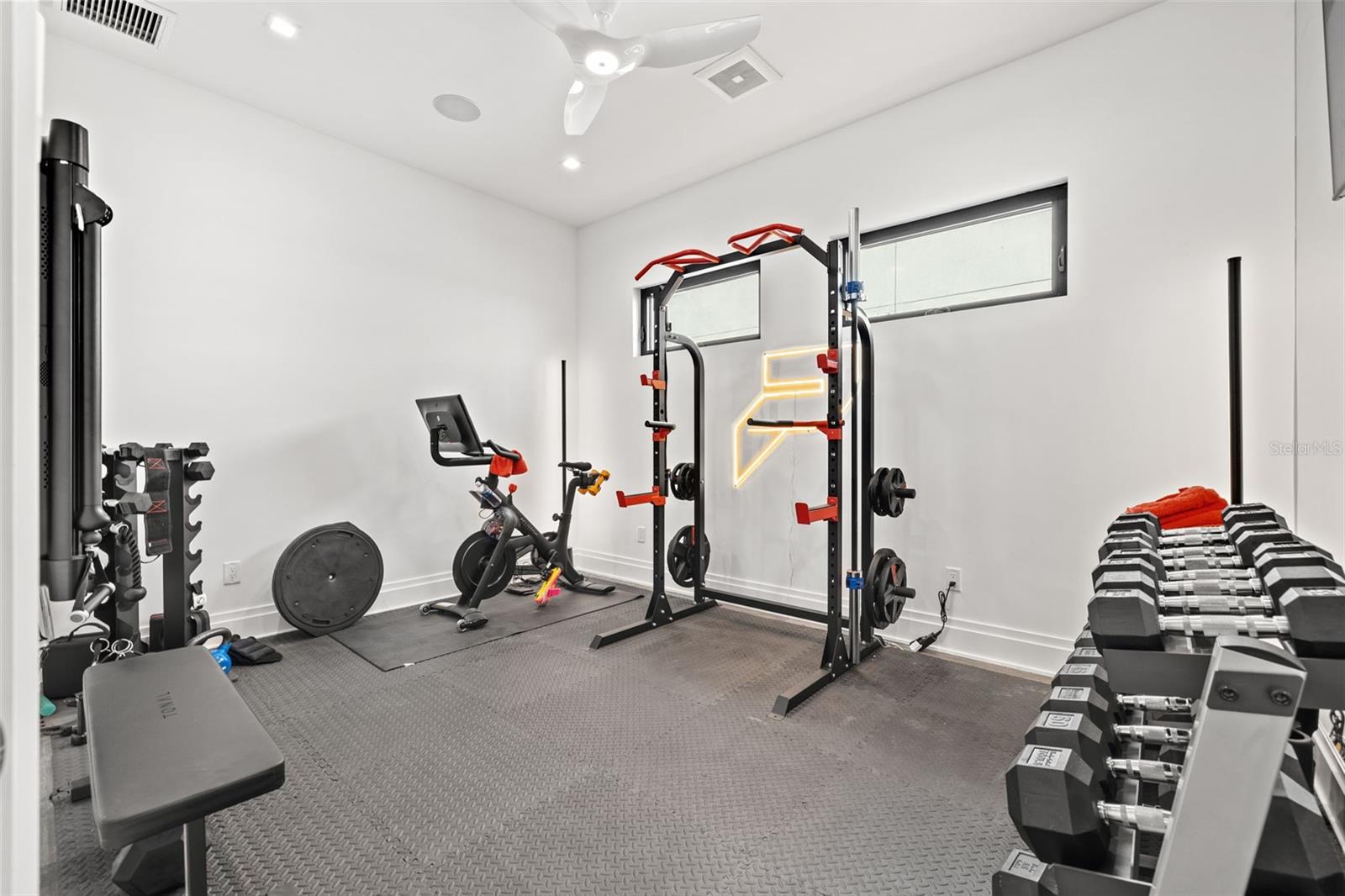 5TH AVE TWNHMS - Residential