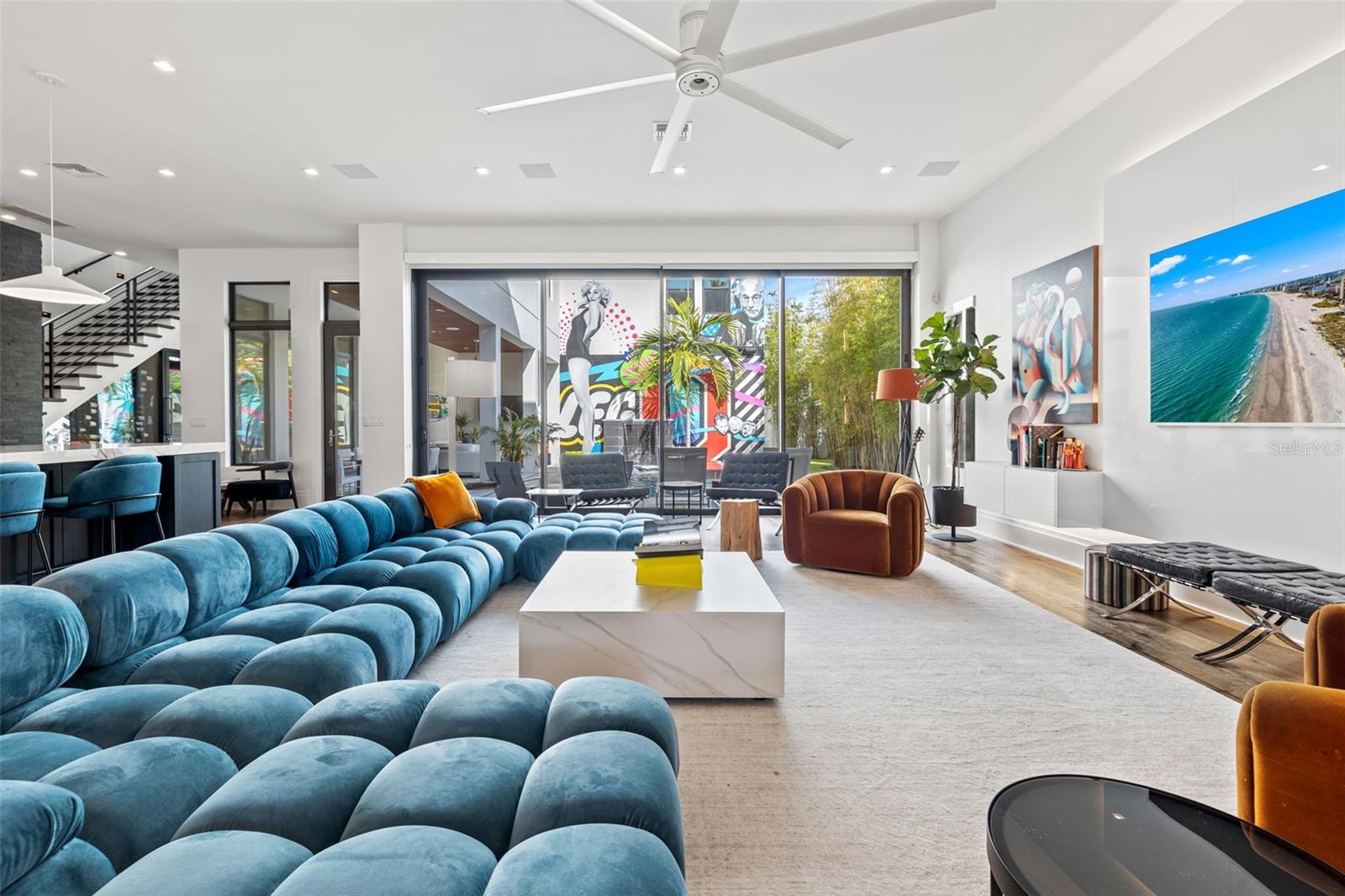 5TH AVE TWNHMS - Residential