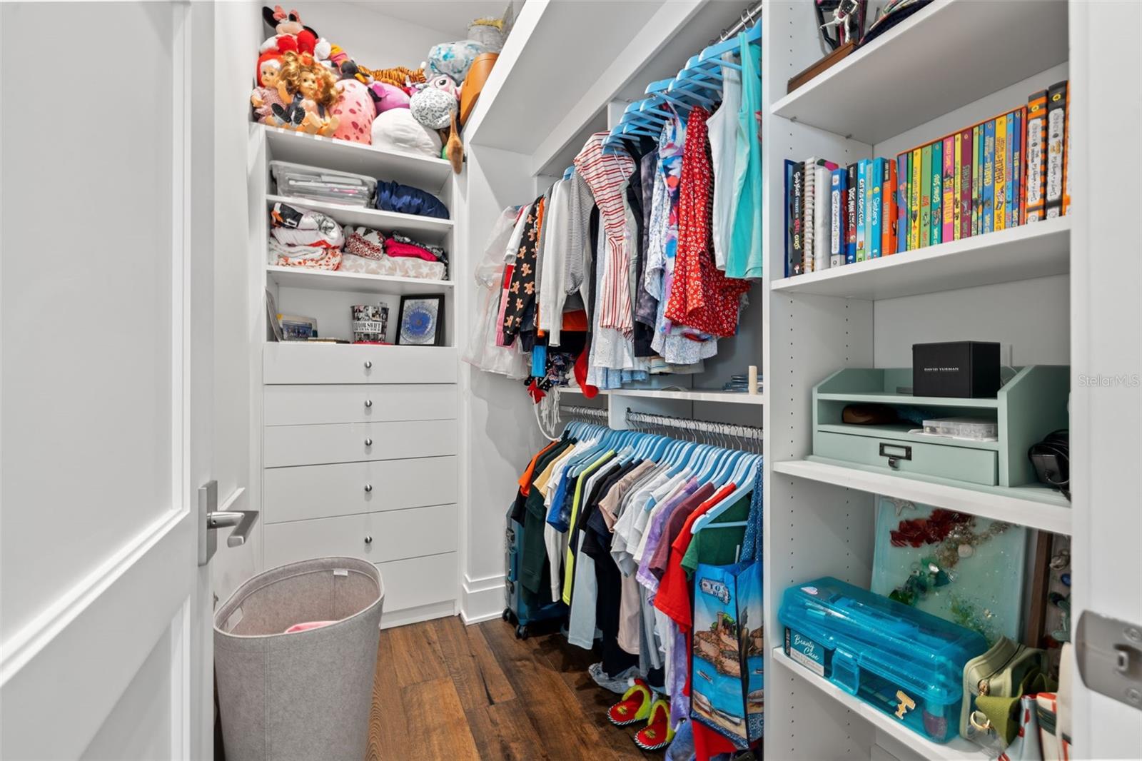 5TH AVE TWNHMS - Residential