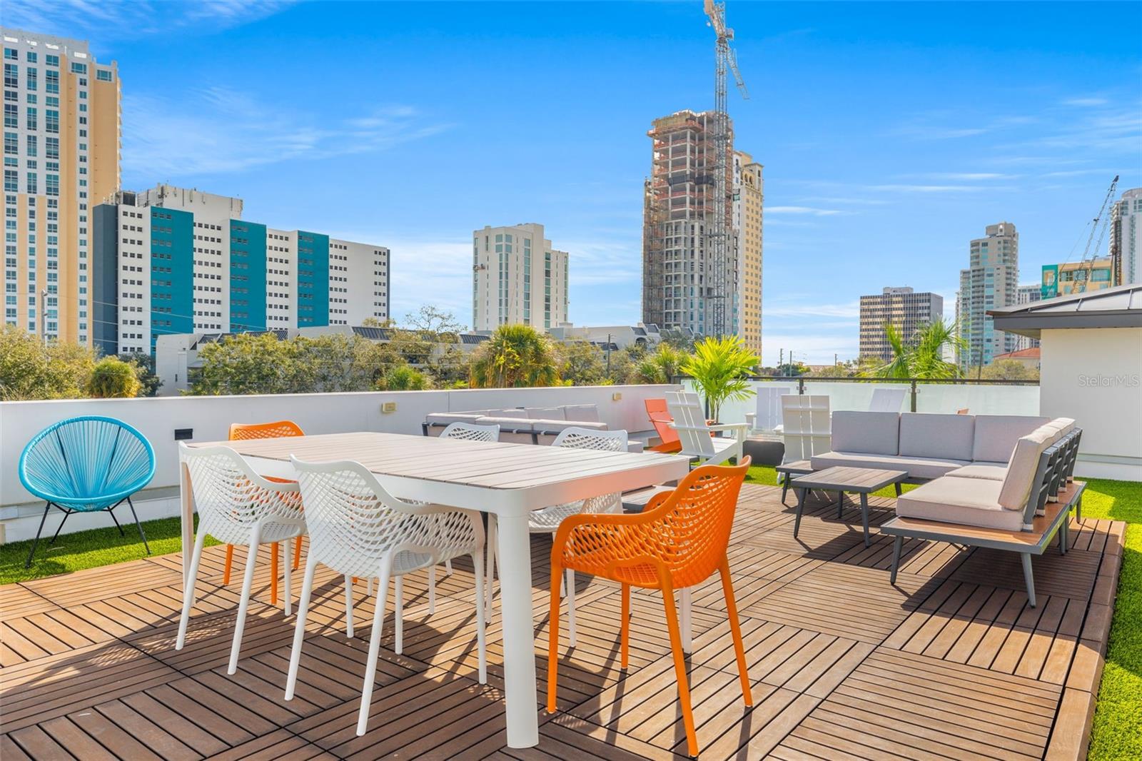 5TH AVE TWNHMS - Residential