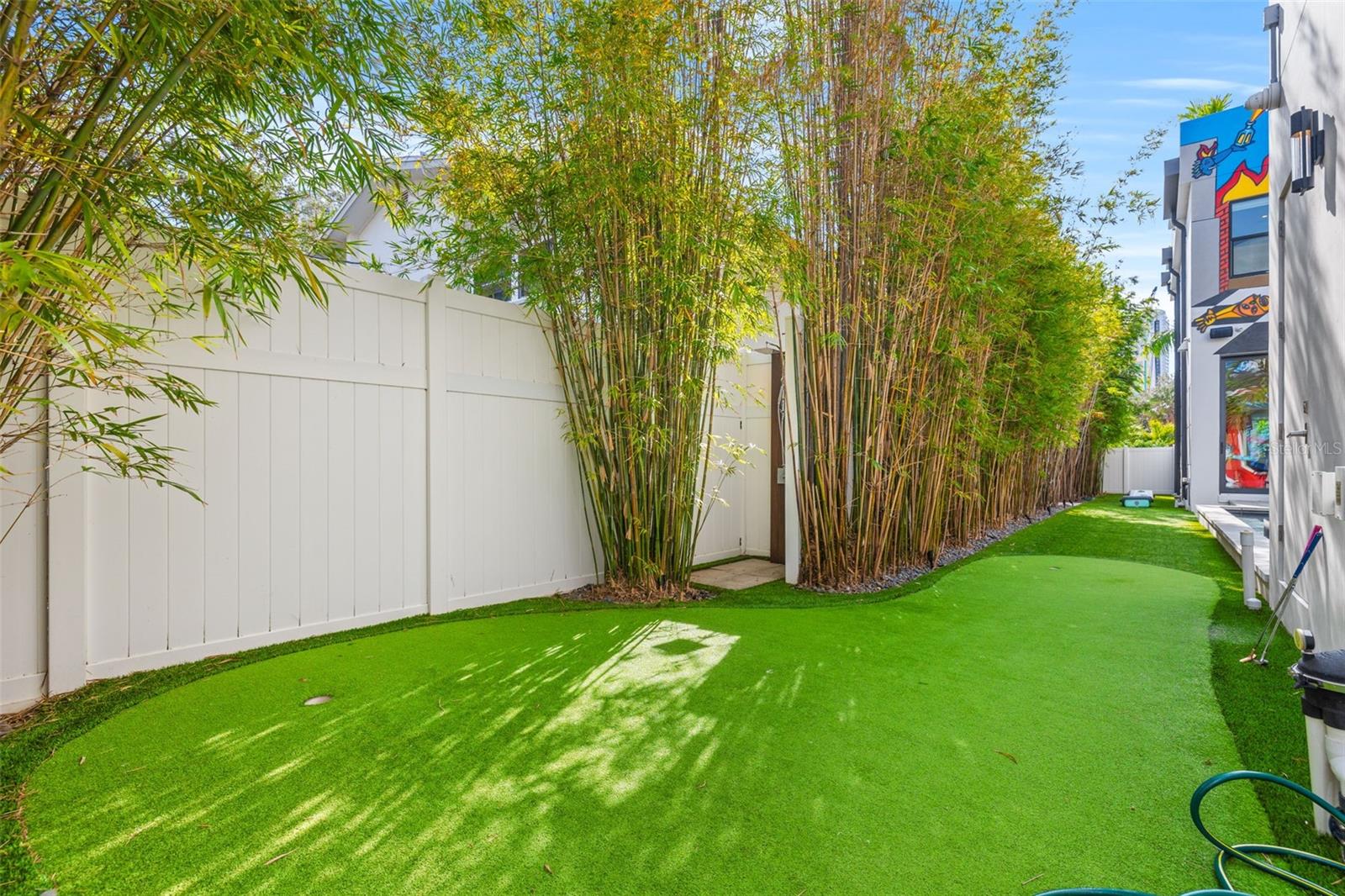 5TH AVE TWNHMS - Residential