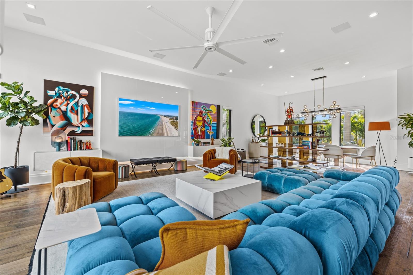 5TH AVE TWNHMS - Residential