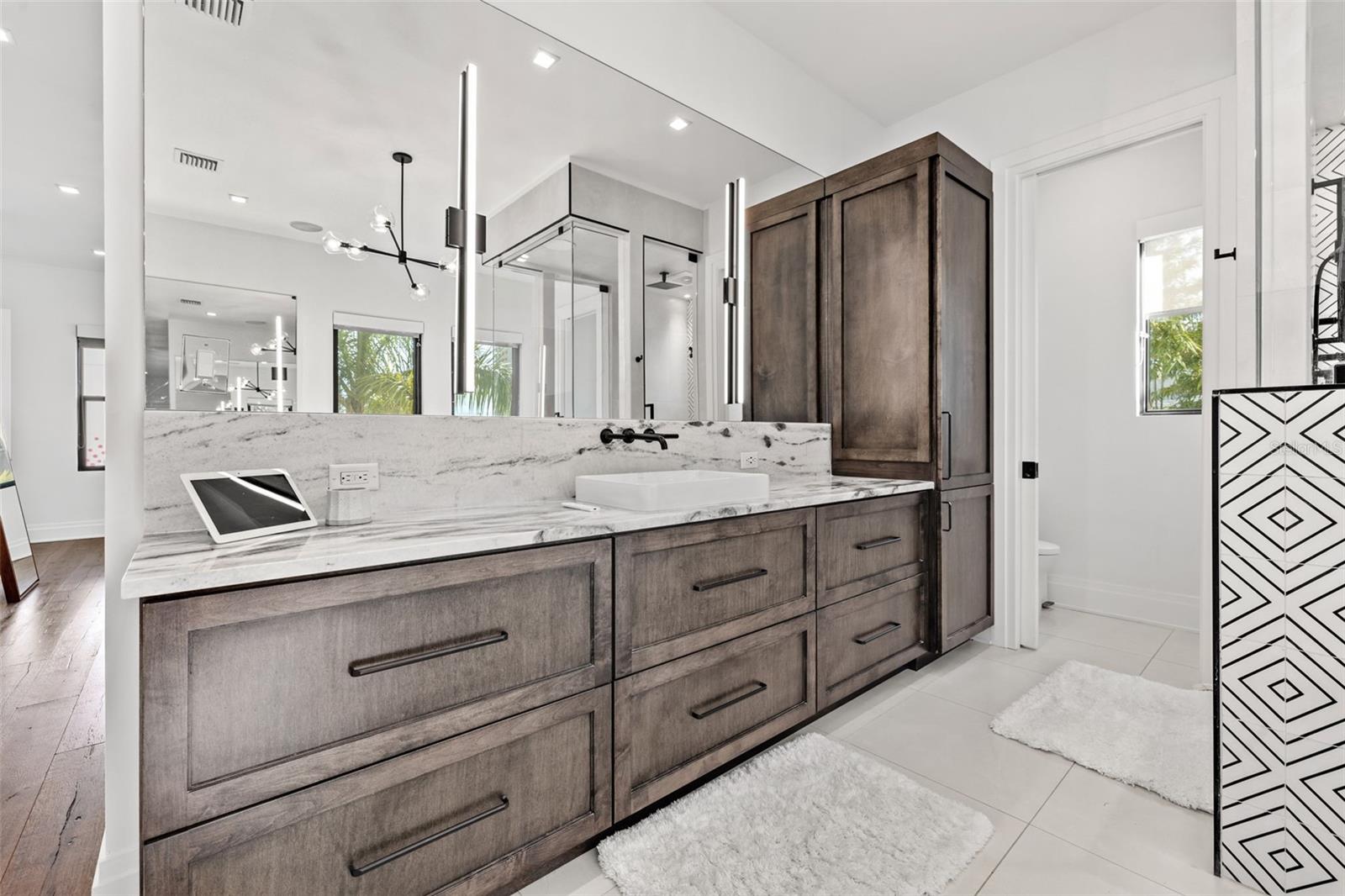 5TH AVE TWNHMS - Residential