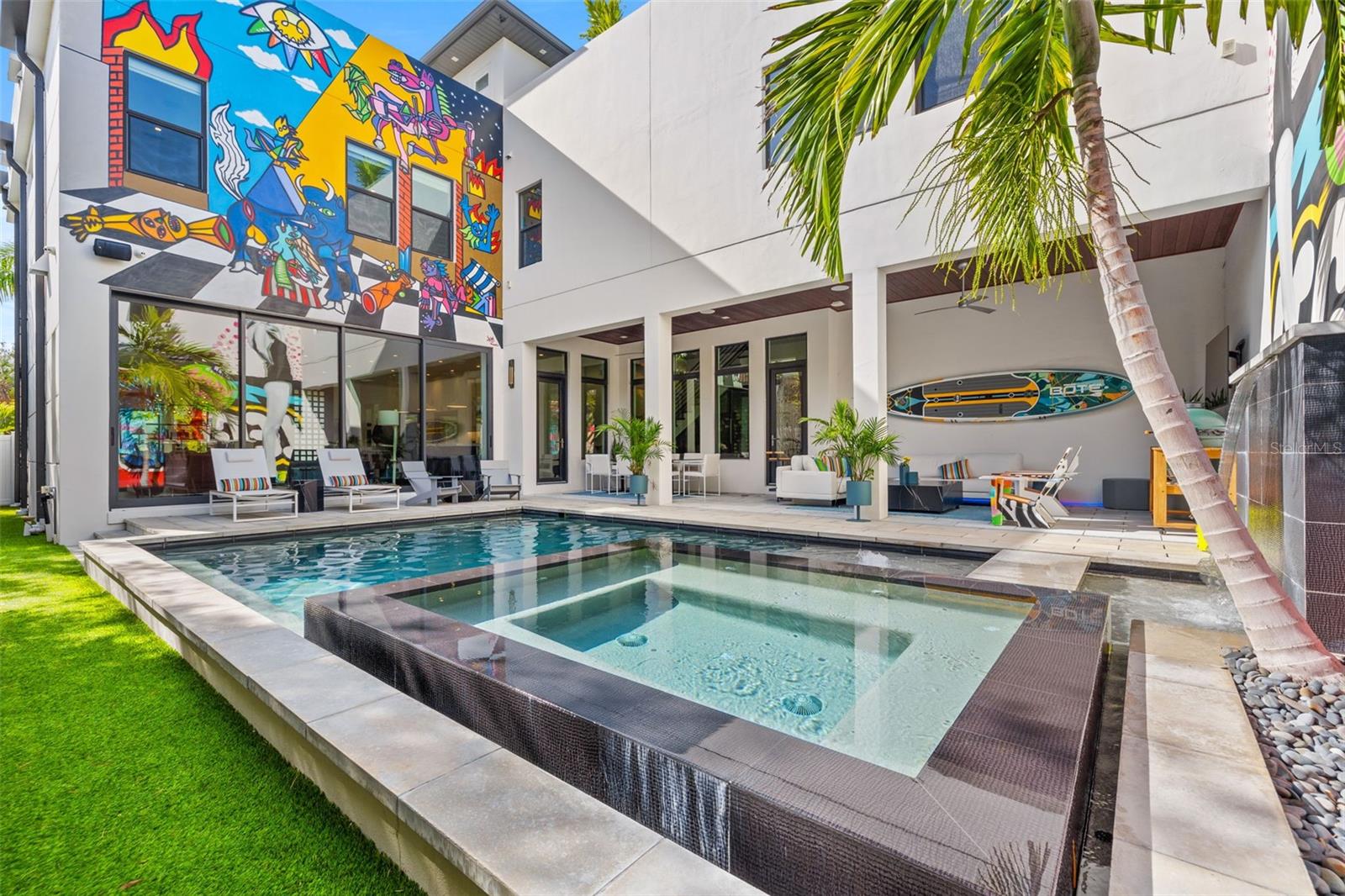 5TH AVE TWNHMS - Residential