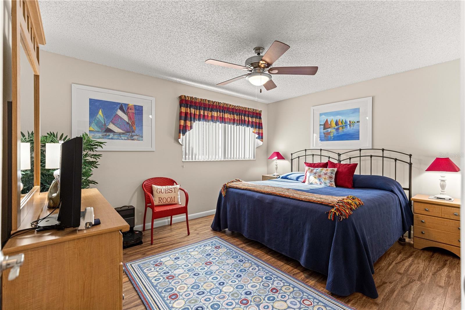 ON TOP OF THE WORLD - Residential