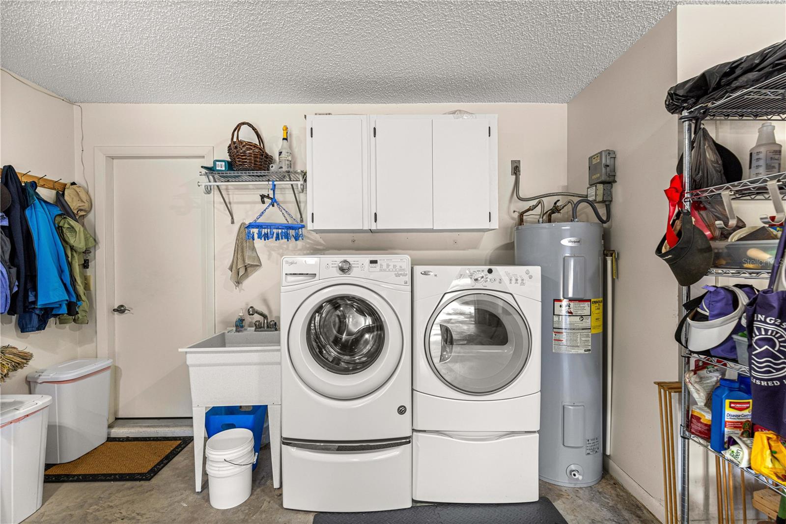 ON TOP OF THE WORLD - Residential