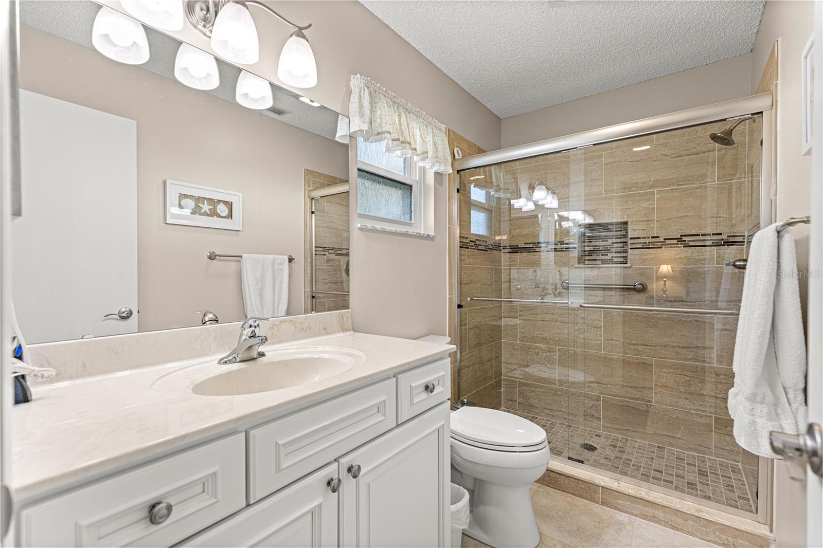 ON TOP OF THE WORLD - Residential