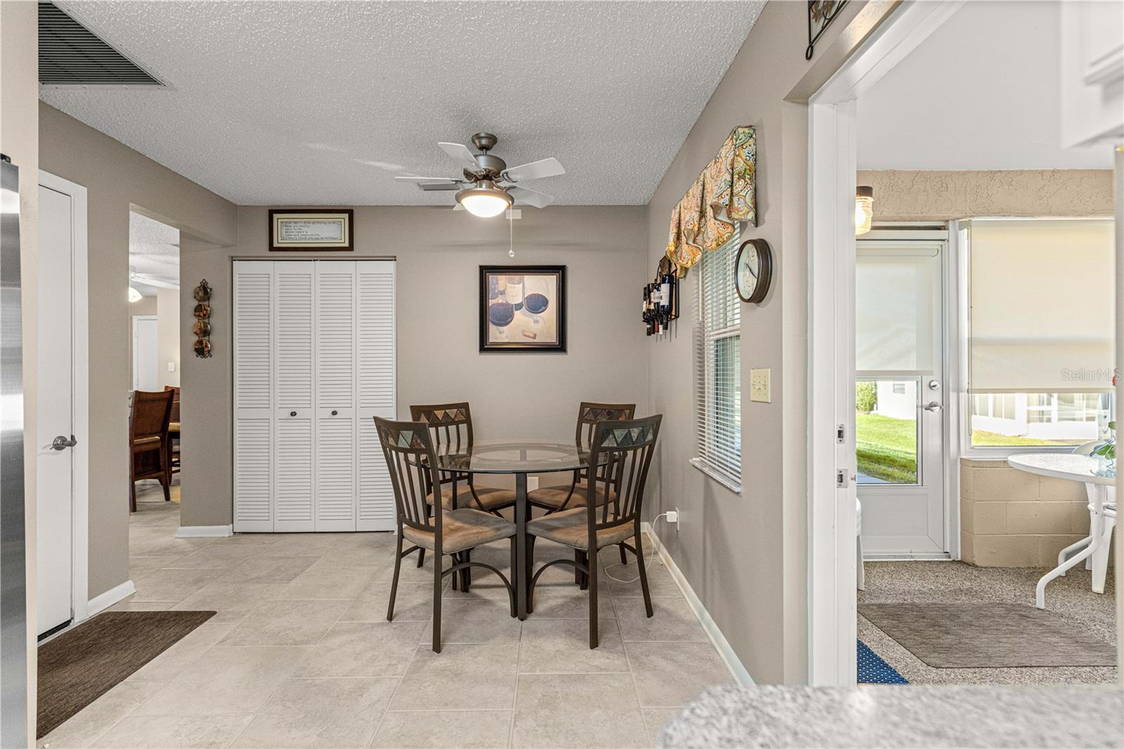 ON TOP OF THE WORLD - Residential