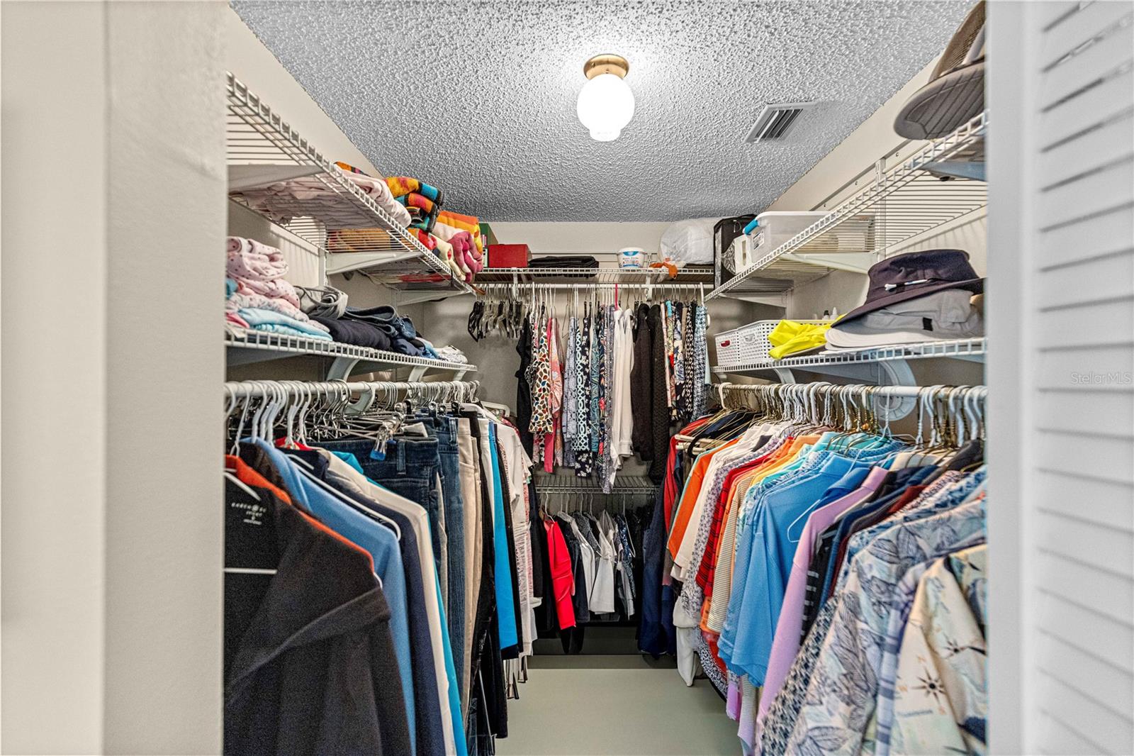 ON TOP OF THE WORLD - Residential