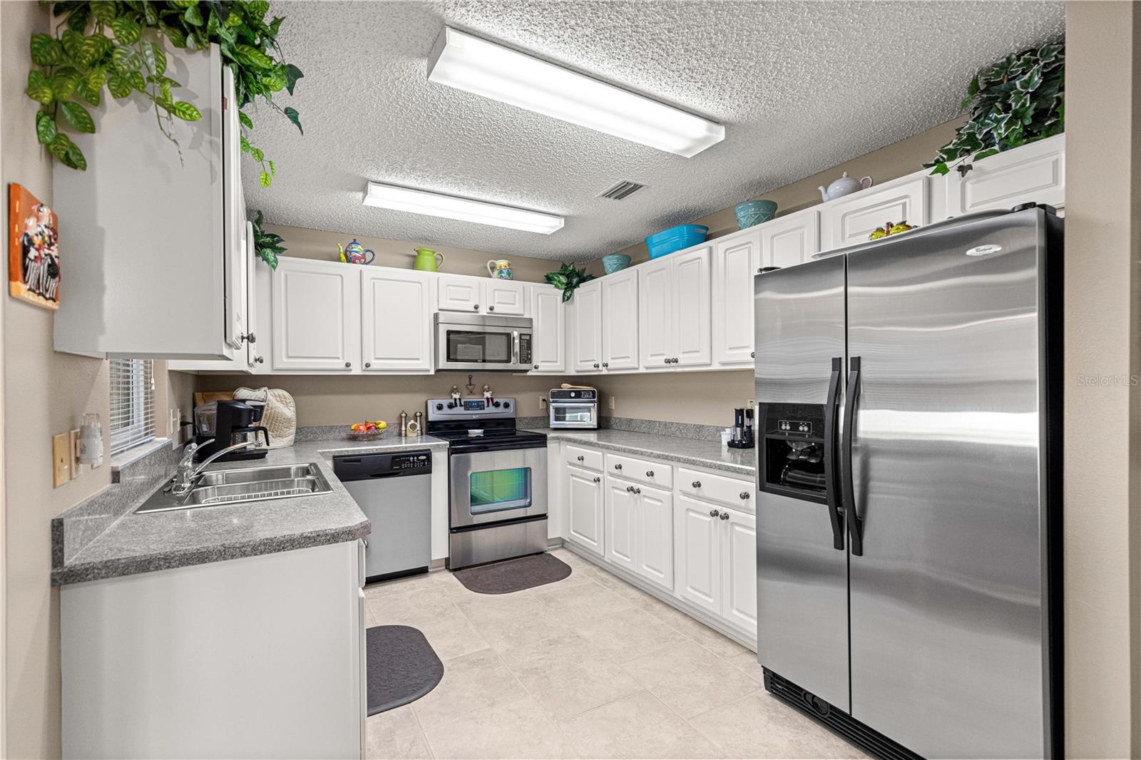 ON TOP OF THE WORLD - Residential