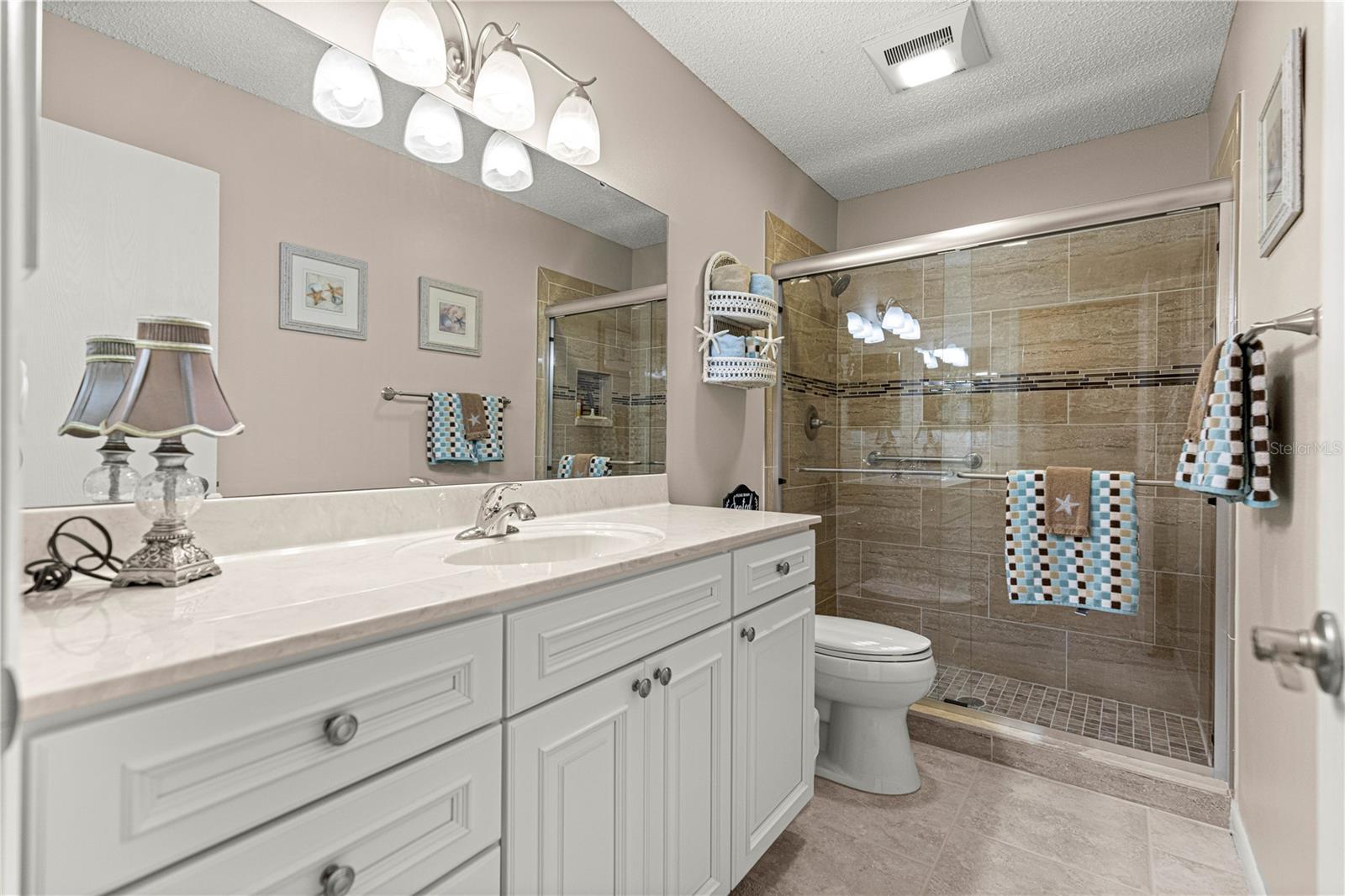 ON TOP OF THE WORLD - Residential