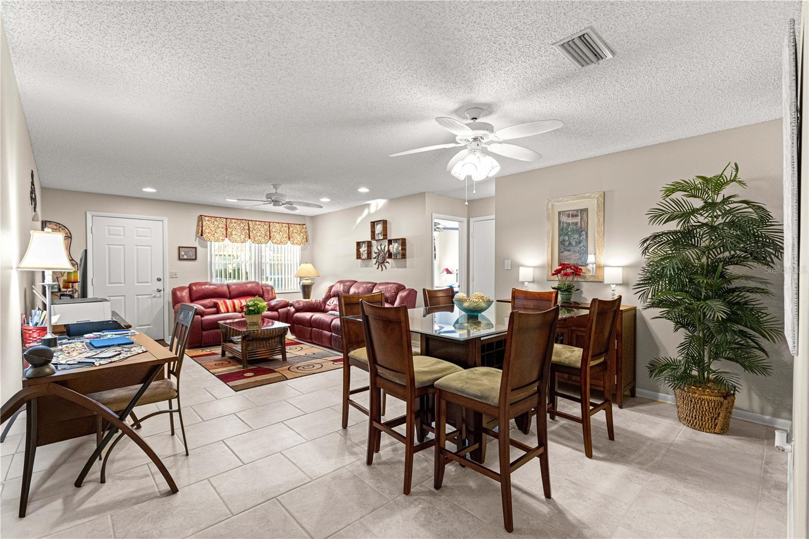 ON TOP OF THE WORLD - Residential