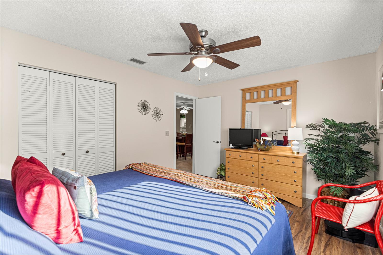 ON TOP OF THE WORLD - Residential